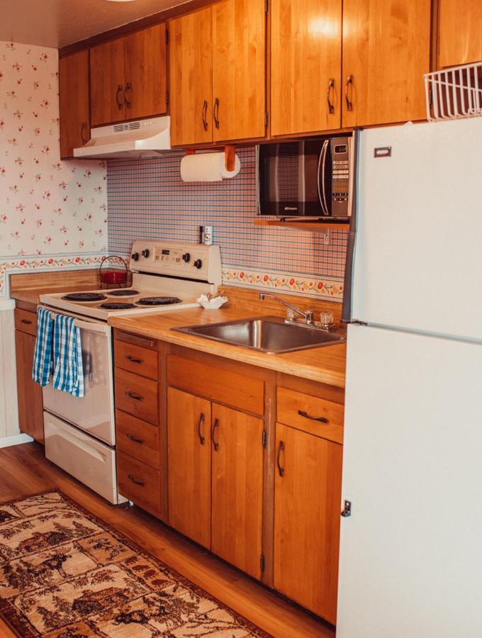 Pioneer Inn Downtown Homer Bagian luar foto