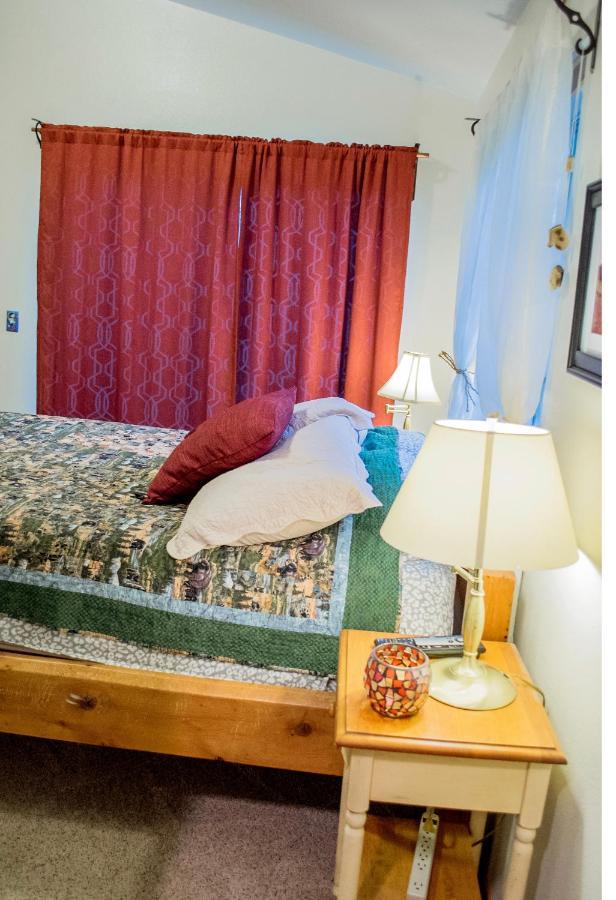 Pioneer Inn Downtown Homer Bagian luar foto