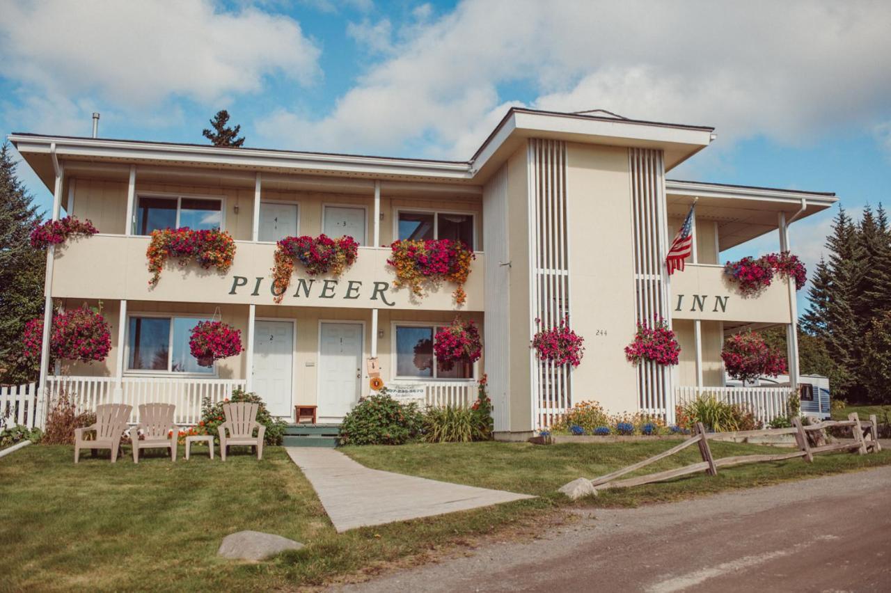 Pioneer Inn Downtown Homer Bagian luar foto