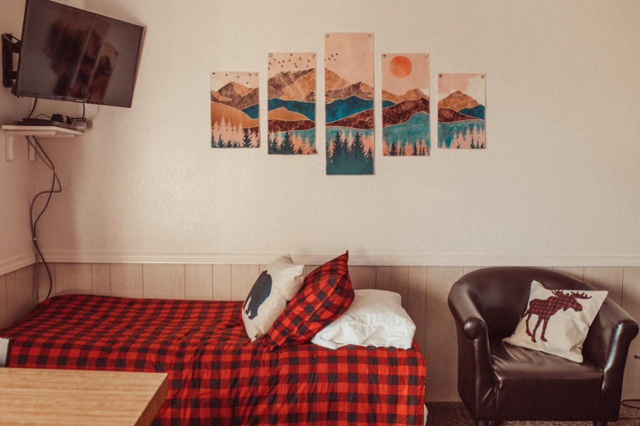 Pioneer Inn Downtown Homer Bagian luar foto