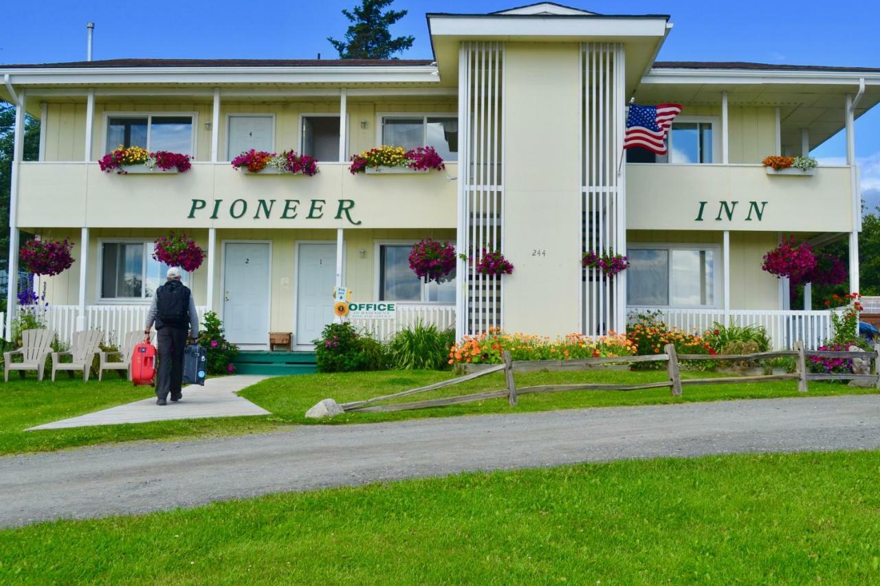 Pioneer Inn Downtown Homer Bagian luar foto